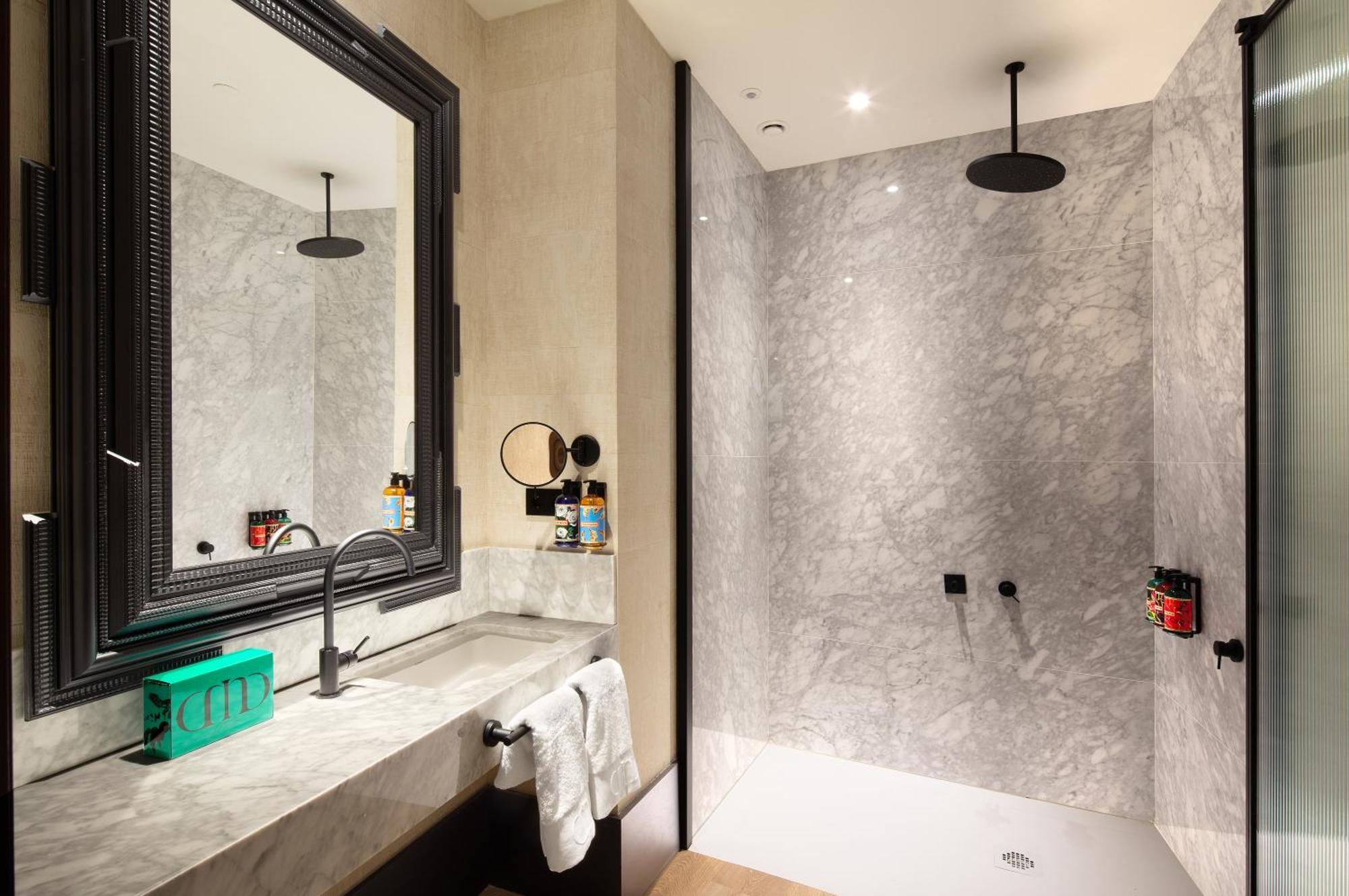 Hotel Montera Madrid, Curio Collection By Hilton Exterior foto